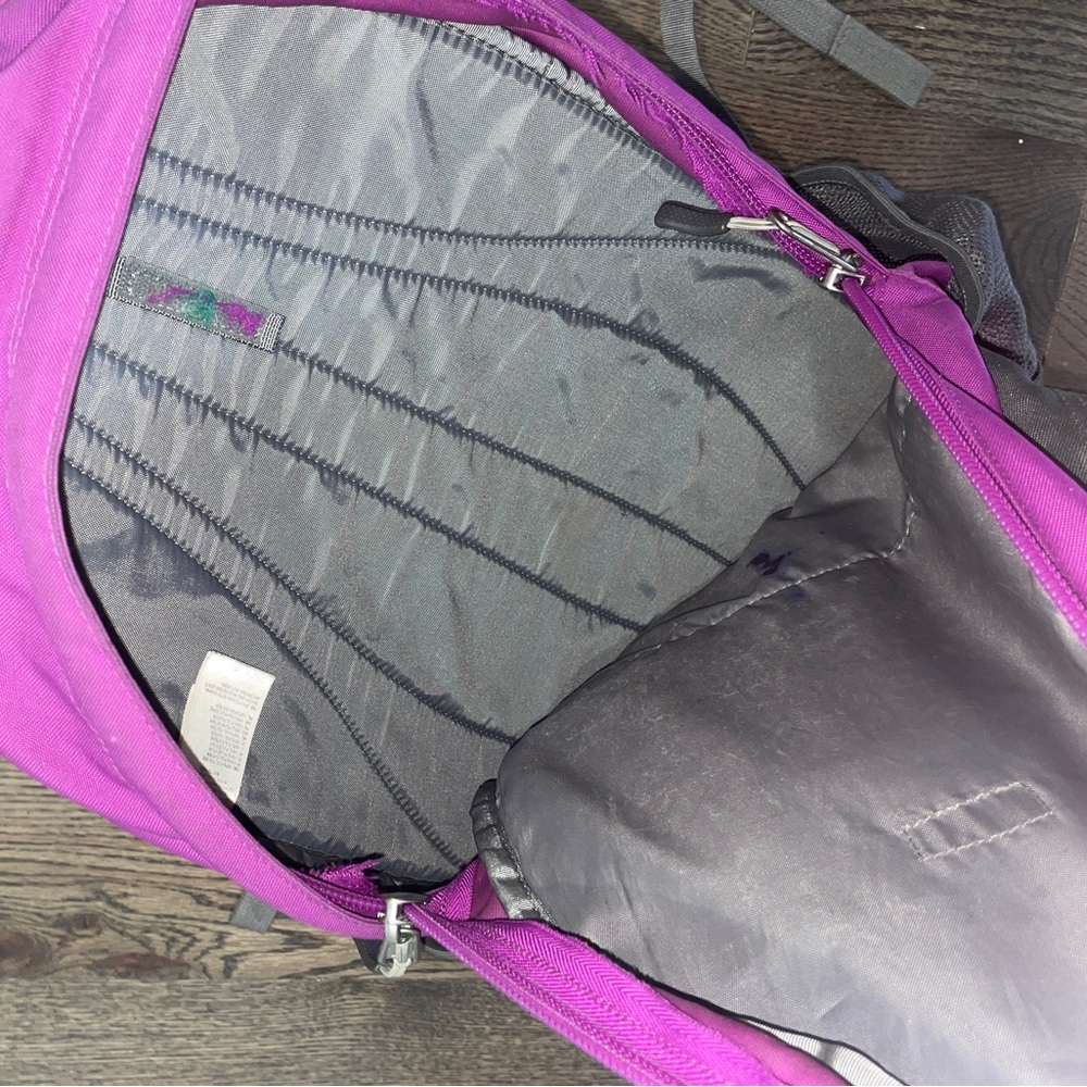 North face backpack - good condition - Picture 4 of 5